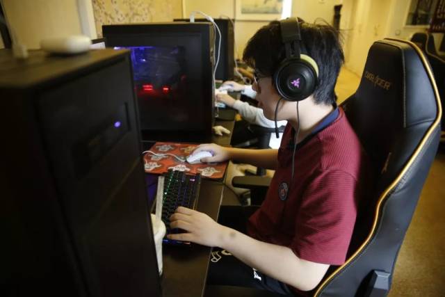 LOL官推介绍PSG：曾和BLG大战五把，这次能否杀伤夺冠大热？