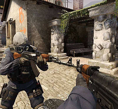 s1mple 与 FaZe 进行瞄准对决